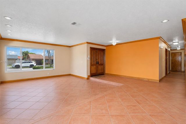 13390 SW 1st St, Miami, FL 33184