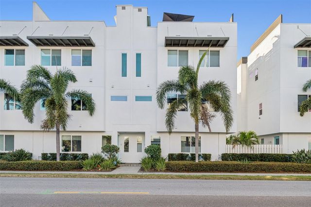 3100 W PAUL AVENUE 10, Tampa, FL 33611