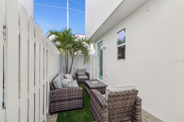 3100 W PAUL AVENUE 10, Tampa, FL 33611