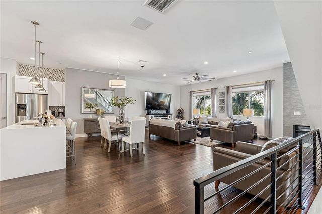 3100 W PAUL AVENUE 10, Tampa, FL 33611