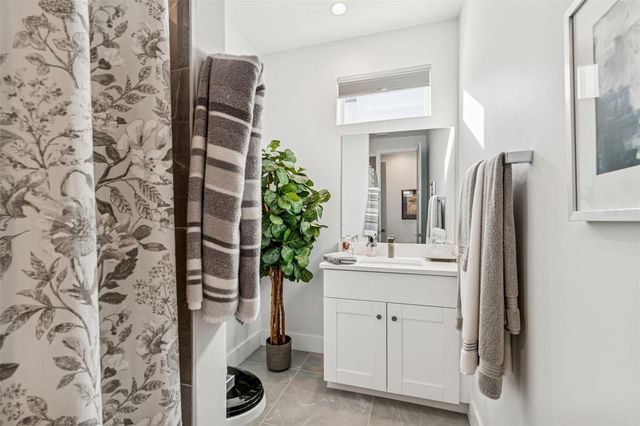 3100 W PAUL AVENUE 10, Tampa, FL 33611