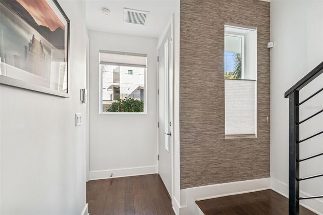 3100 W PAUL AVENUE 10, Tampa, FL 33611