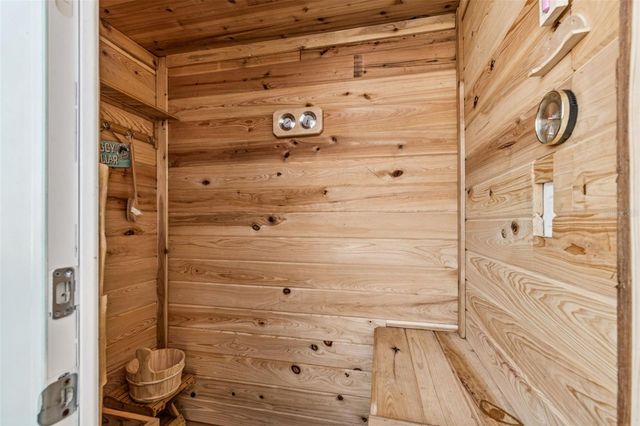 3100 W PAUL AVENUE 10, Tampa, FL 33611