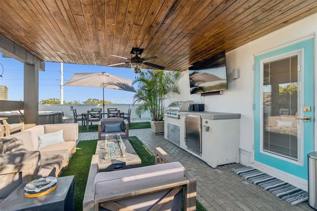 3100 W PAUL AVENUE 10, Tampa, FL 33611