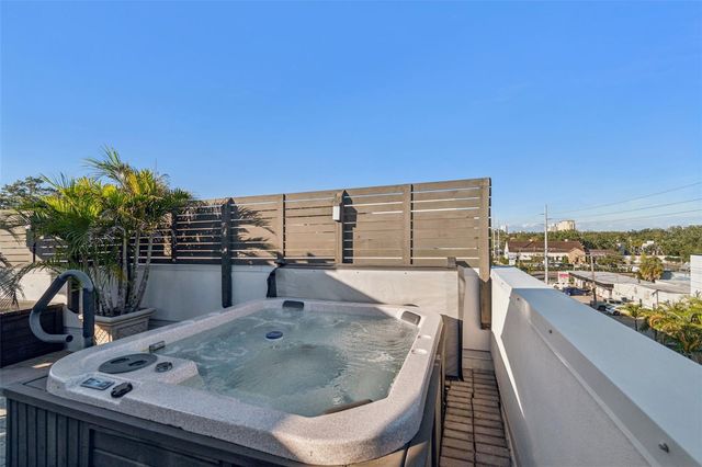 3100 W PAUL AVENUE 10, Tampa, FL 33611