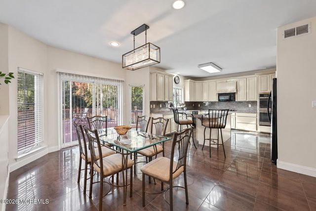 2 Gray Court, Manalapan, NJ 07726