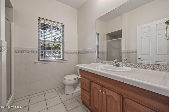 2 Gray Court, Manalapan, NJ 07726
