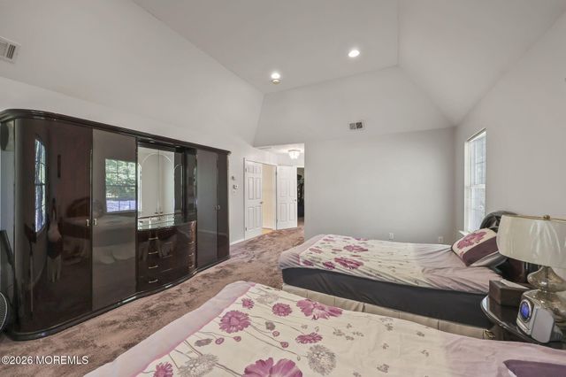 2 Gray Court, Manalapan, NJ 07726