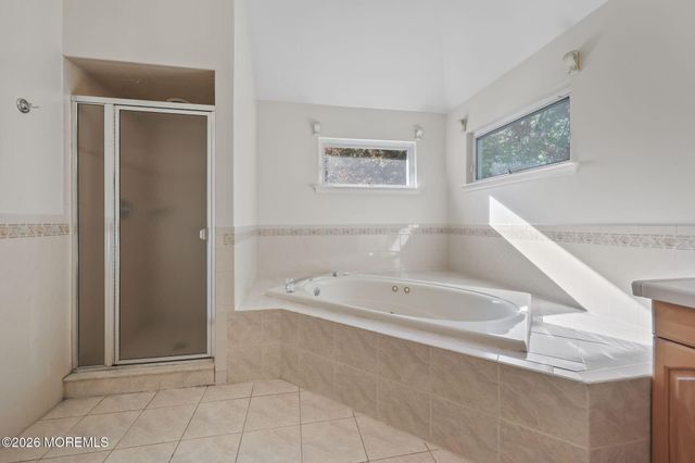 2 Gray Court, Manalapan, NJ 07726