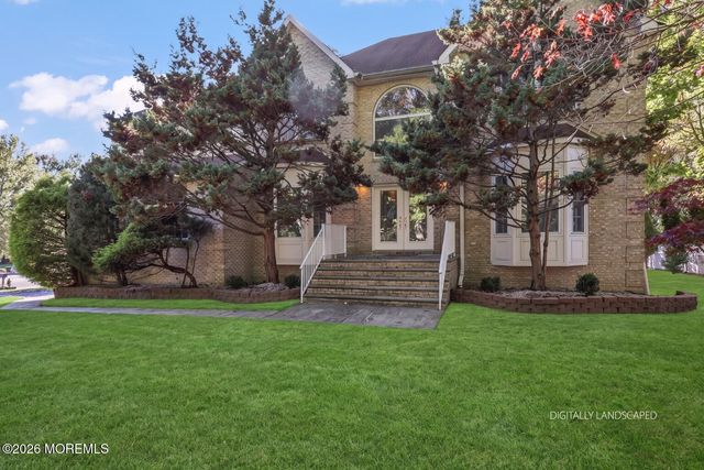 2 Gray Court, Manalapan, NJ 07726