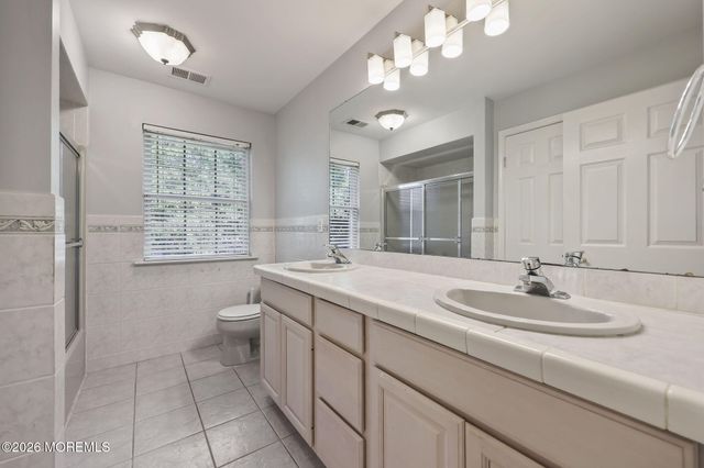 2 Gray Court, Manalapan, NJ 07726