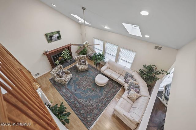 2 Gray Court, Manalapan, NJ 07726