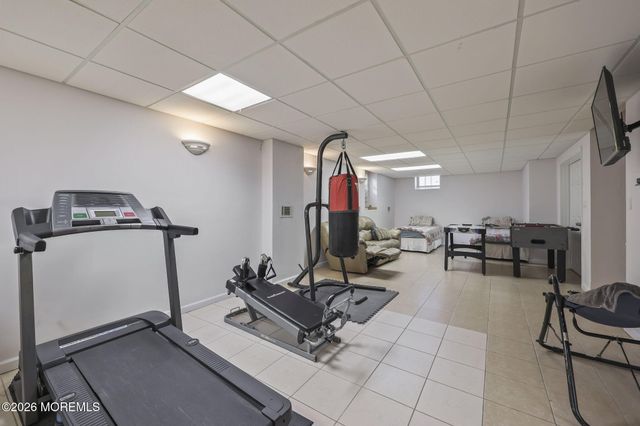 2 Gray Court, Manalapan, NJ 07726