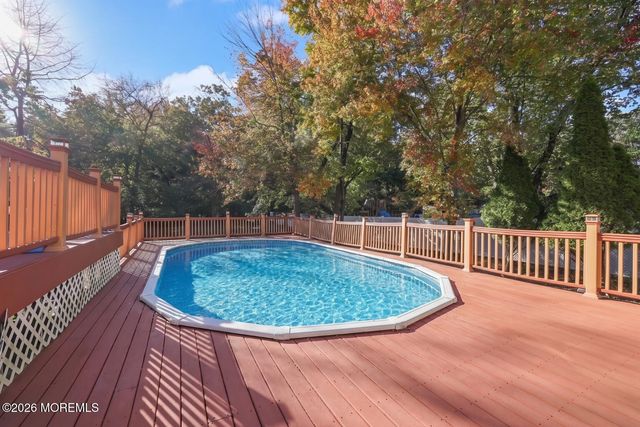 2 Gray Court, Manalapan, NJ 07726