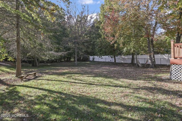 2 Gray Court, Manalapan, NJ 07726