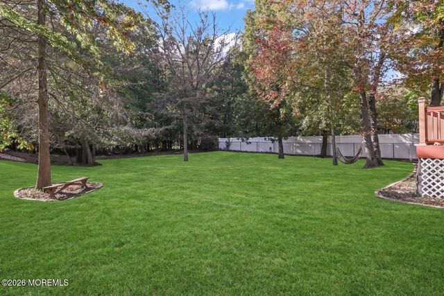 2 Gray Court, Manalapan, NJ 07726