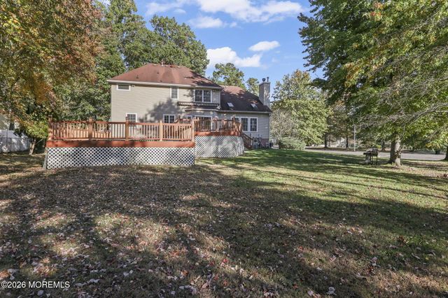 2 Gray Court, Manalapan, NJ 07726