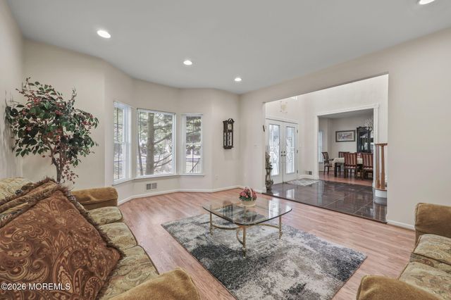 2 Gray Court, Manalapan, NJ 07726