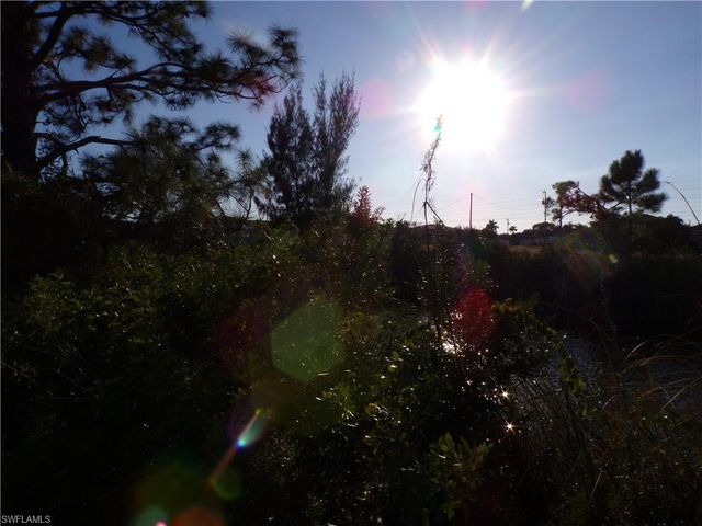 1906 NW 23rd AVE, Cape Coral, FL 33993