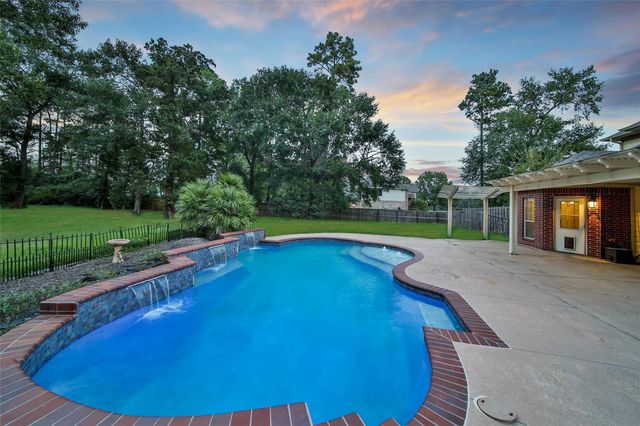 2315 Legends Gate Drive, Spring, TX 77386