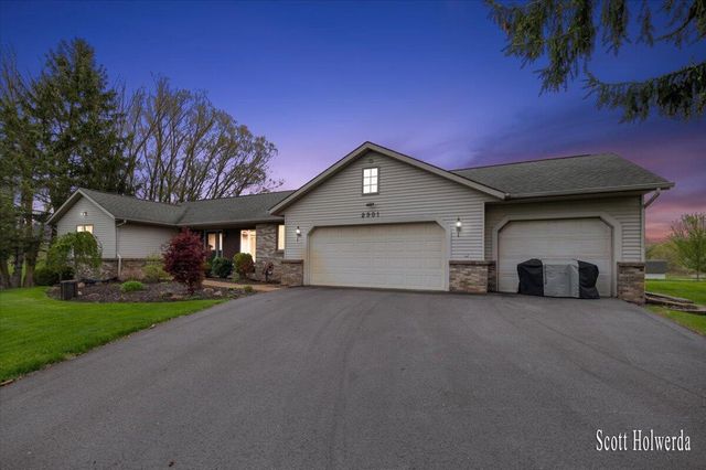 2901 84th Street SE, Caledonia, MI 49316