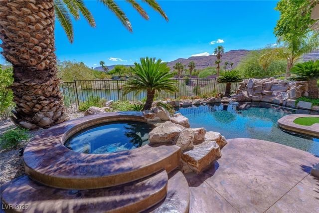 11359 Winter Cottage Place, Las Vegas, NV 89135