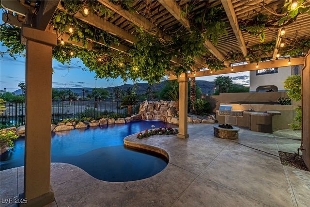 11359 Winter Cottage Place, Las Vegas, NV 89135