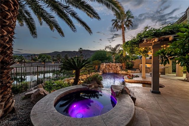 11359 Winter Cottage Place, Las Vegas, NV 89135