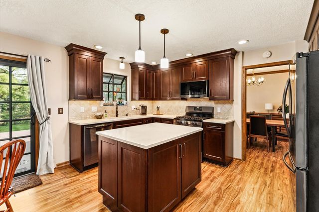 5745 Columbine Drive, Johnston, IA 50131