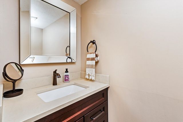 5745 Columbine Drive, Johnston, IA 50131