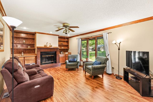 5745 Columbine Drive, Johnston, IA 50131
