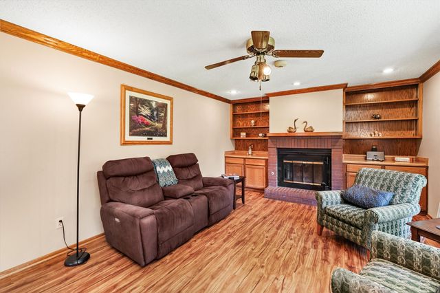 5745 Columbine Drive, Johnston, IA 50131