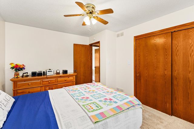 5745 Columbine Drive, Johnston, IA 50131
