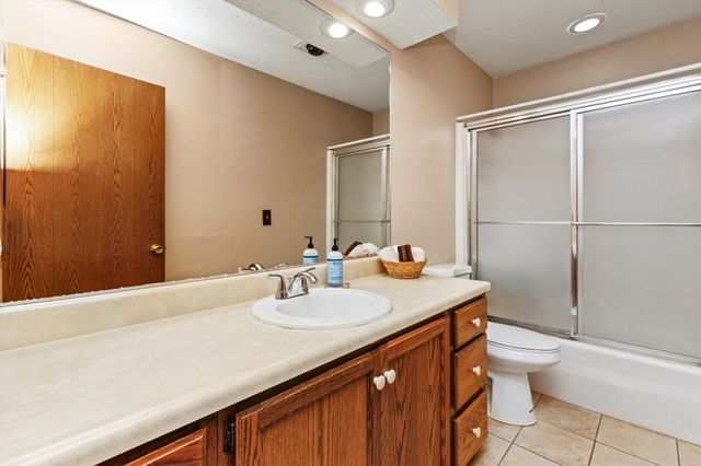 5745 Columbine Drive, Johnston, IA 50131