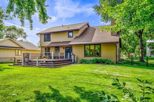 5745 Columbine Drive, Johnston, IA 50131