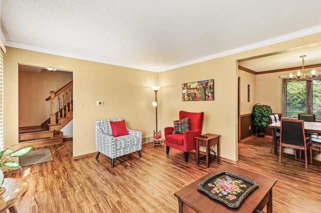 5745 Columbine Drive, Johnston, IA 50131
