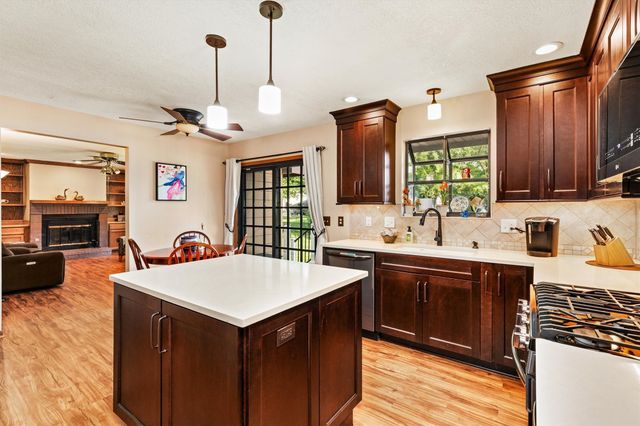 5745 Columbine Drive, Johnston, IA 50131