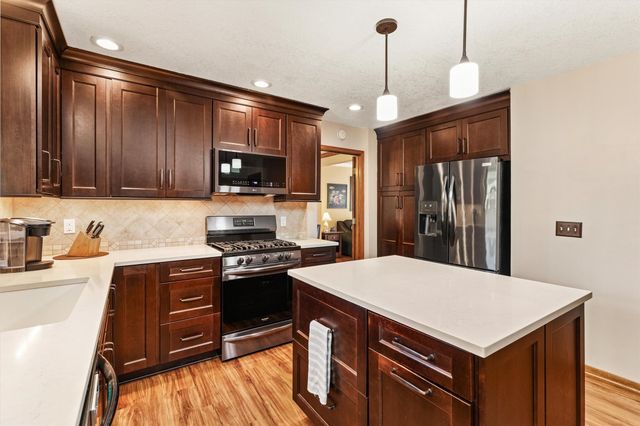 5745 Columbine Drive, Johnston, IA 50131