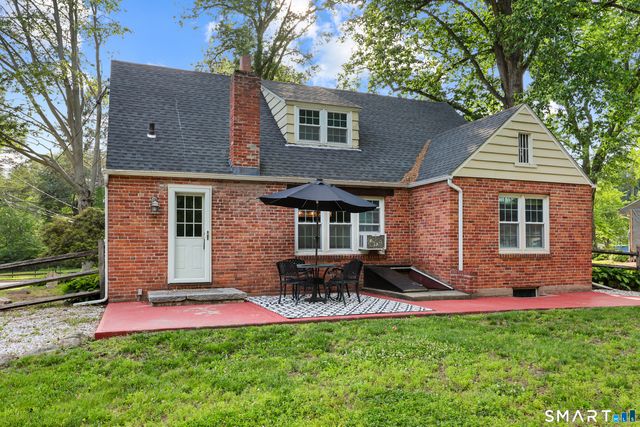 26 Fernbel Lane, West Hartford, CT 06107