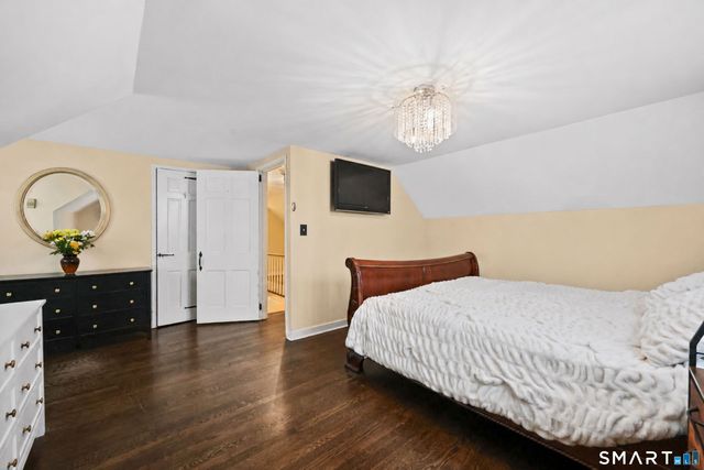 26 Fernbel Lane, West Hartford, CT 06107