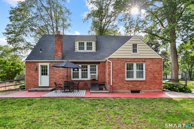 26 Fernbel Lane, West Hartford, CT 06107