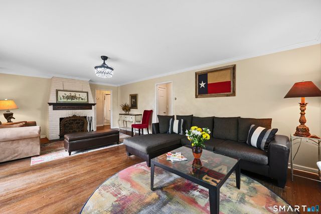 26 Fernbel Lane, West Hartford, CT 06107