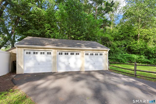 26 Fernbel Lane, West Hartford, CT 06107