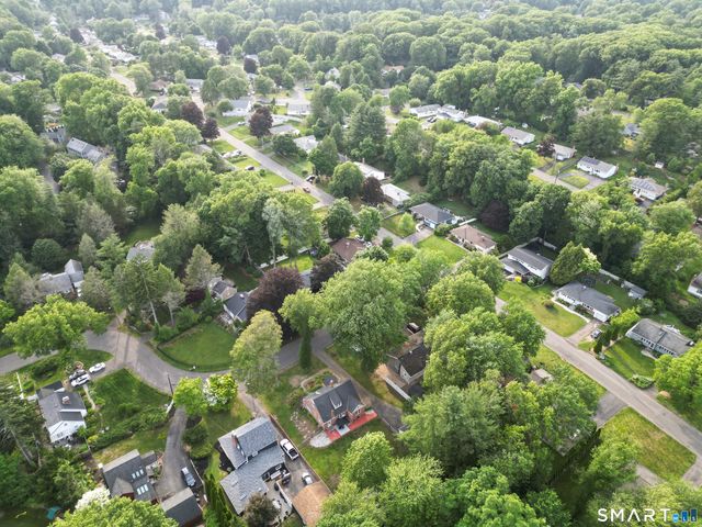 26 Fernbel Lane, West Hartford, CT 06107