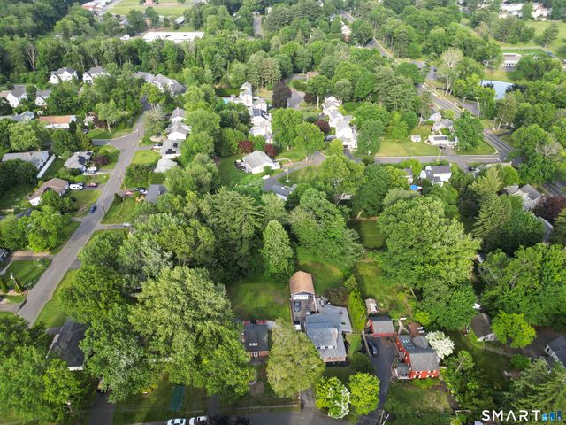 26 Fernbel Lane, West Hartford, CT 06107