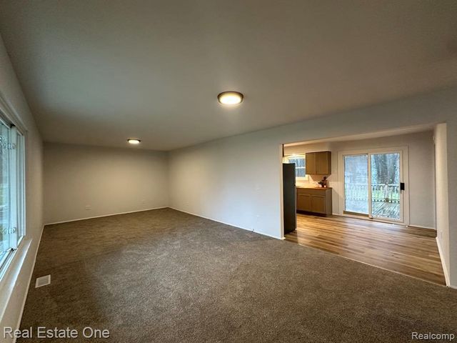 1507 Transue Avenue, Burton, MI 48509