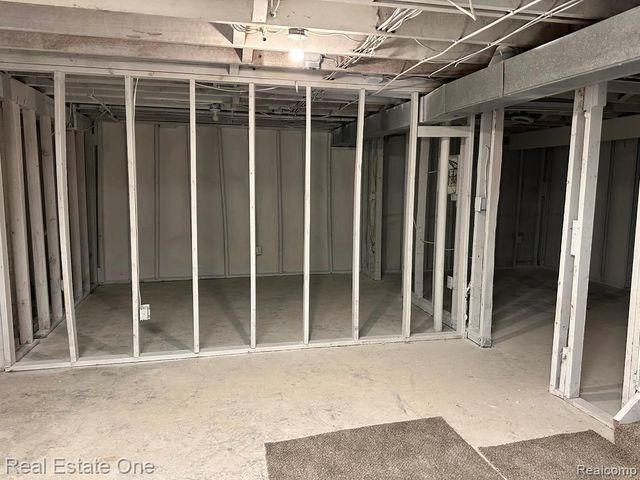 1507 Transue Avenue, Burton, MI 48509