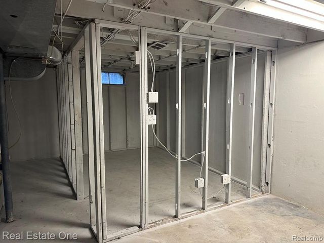 1507 Transue Avenue, Burton, MI 48509