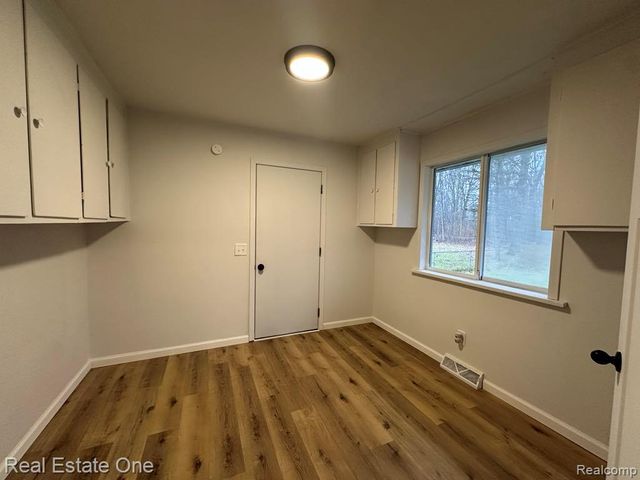 1507 Transue Avenue, Burton, MI 48509