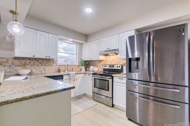 8727 Tradewind, Windcrest, TX 78239